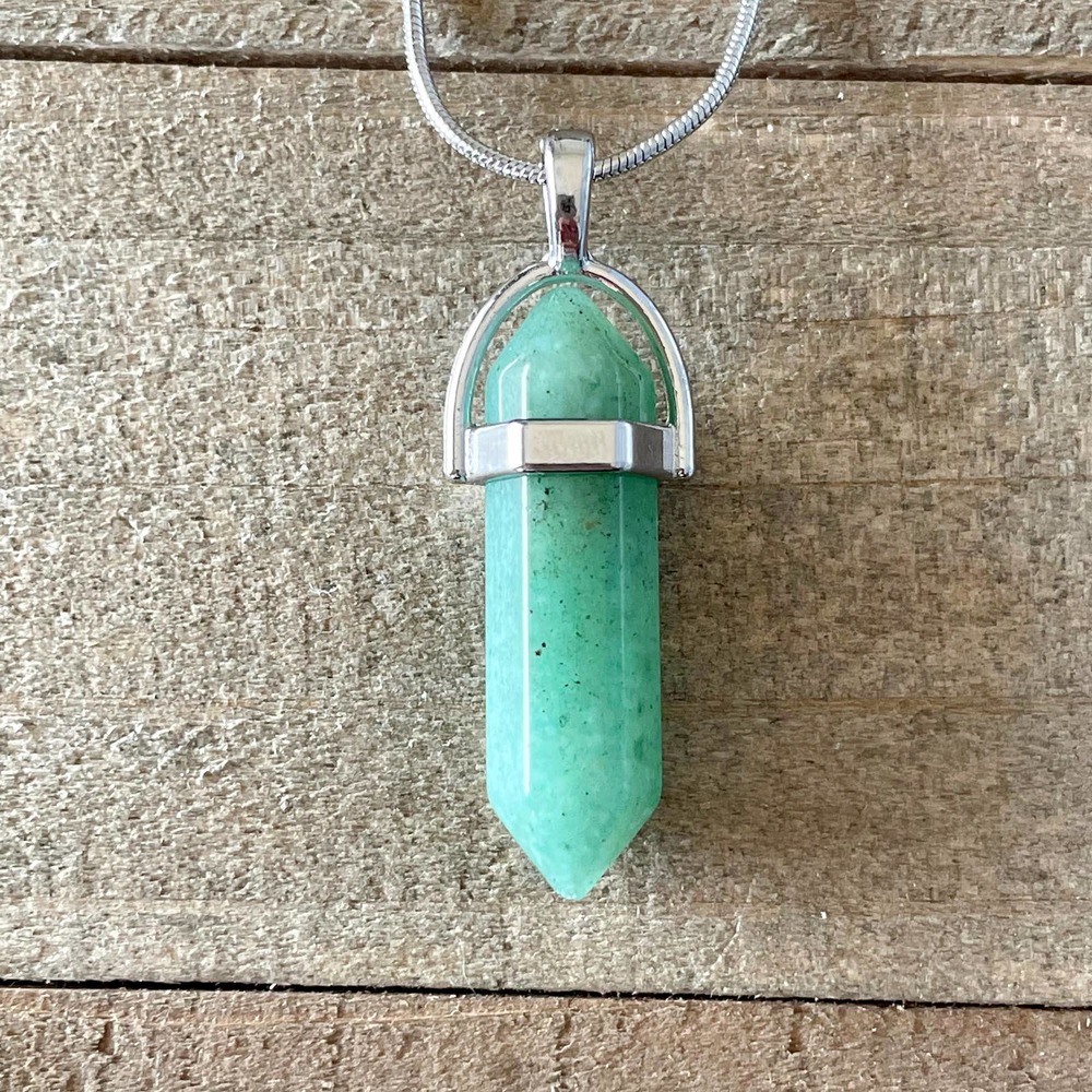 Gorgeous Aventurine Crystal Pendant Necklace #042